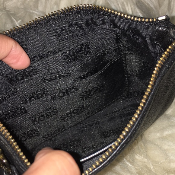 MK wristlet - Picture 7 of 7